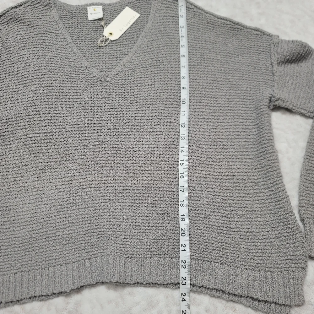 By Together Women's Knit V-neck Sweater Size L Light Gray NWT Cotton Blend
